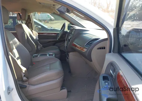 2013 Chrysler Town & Country Touring из США, поврежденный, VIN 2C4RC1BG4DR815893